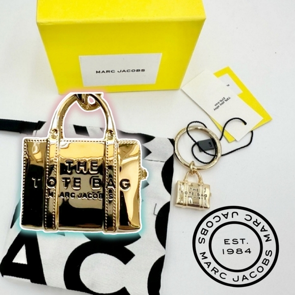 🆕️Marc Jacobs The Tote Bag Golden Charm With Dust Bag and Box NWT - Picture 6 of 8